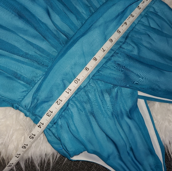 Dress size small - Picture 4 of 7